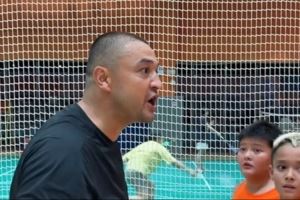 指导小球员！西热力江：怕什么对抗？篮球场敢拼敢打才是答案