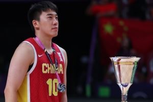 王俊杰：输给澳大利亚1分意味着我们要更加激励自己 训练里更努力