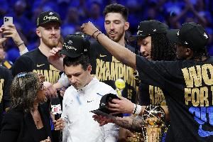 戴格诺特：揭幕战领冠军戒指是一种干扰 跳球开始就要做好准备