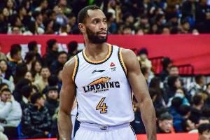 媒体人:弗格在有状态的情况下在CBA还是挺厉害的 得看伤养得咋样