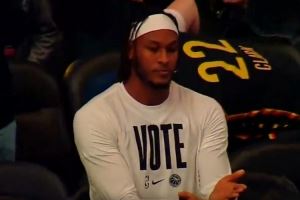 翻篇了?特纳重回步行者主场遭漫天嘘声 面对镜头做合书动作