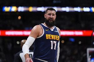 瓦兰:掘金这个团队很棒 氛围很好 每个人都理解每场比赛的重要性